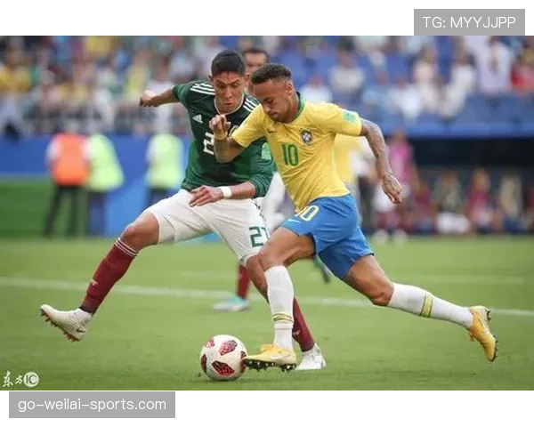 保利尼奥前插如何撕开防线并主导强强对话的中场进攻节奏